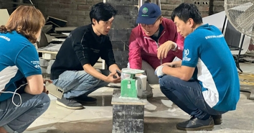 Đánh bóng đá tự nhiên tại Hồ Chí Minh