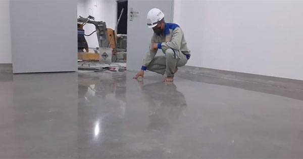 Công đoạn kiểm tra lại bề mặt trước khi bàn giao cho khách hàng