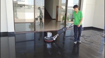 Đánh bóng sàn đá granite khôi phục các vết trầy xước, két bẩn